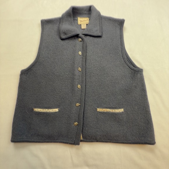 Woolrich Women's Vest Size Small Smoked Pearl 100% Wool Maple Leaf Buttons EUC - Picture 5 of 10